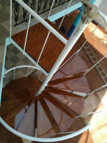 Glass Spiral Staircase manufacturers in chennai